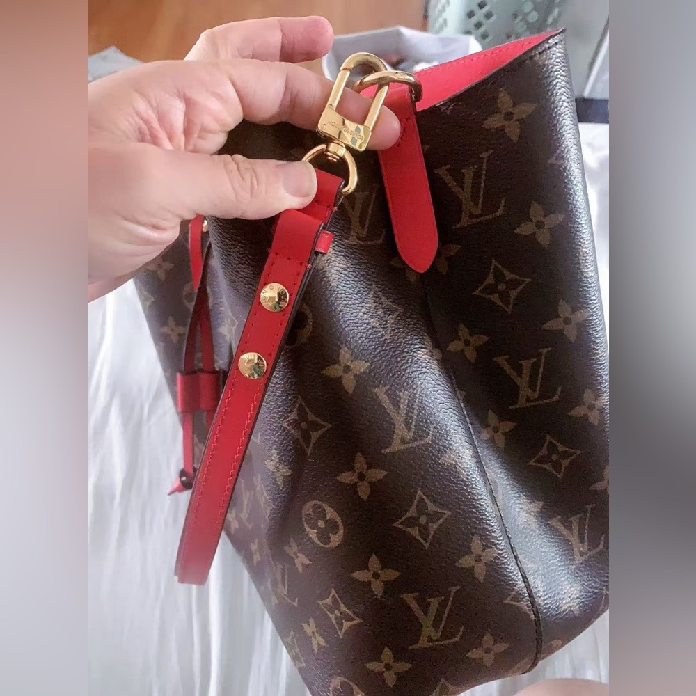 LouisVuitton NeoNoe Monogram Canvas Red Bucket Bag Organizers Gently Lucky Charm - Picture 13 of 16